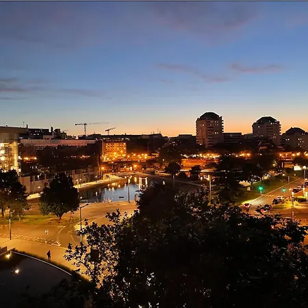 2 Pieces, Vue Admirable, Localisation Exceptionnelle A 20 Mn De Paris Noisy-le-Grand