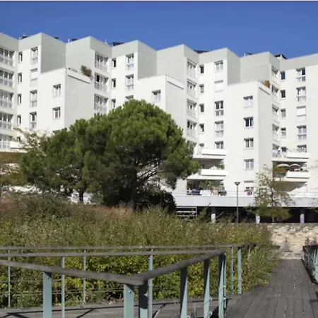 2 Pieces, Vue Admirable, Localisation Exceptionnelle A 20 Mn De Paris Noisy-le-Grand