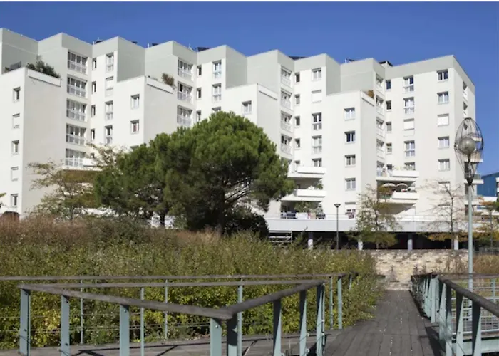 2 Pieces, Vue Admirable, Localisation Exceptionnelle A 20 Mn De Paris Noisy-le-Grand